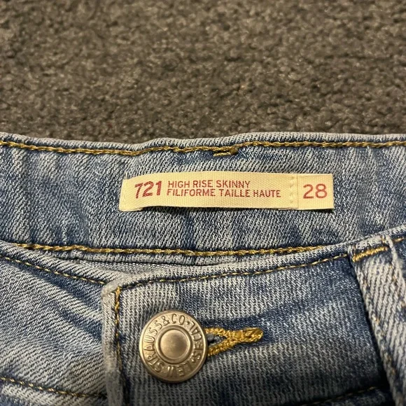 Levi’s High Rise Skinny - Picture 3 of 4